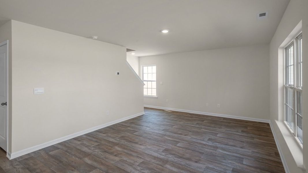 Spacious, unfurnished interior of a new home in Madeline Farm, New Bern (Image 16).