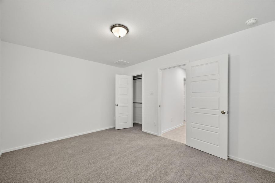 Spacious, unfurnished interior of a new home in Rollingbrook Estates, Baytown (Image 28).