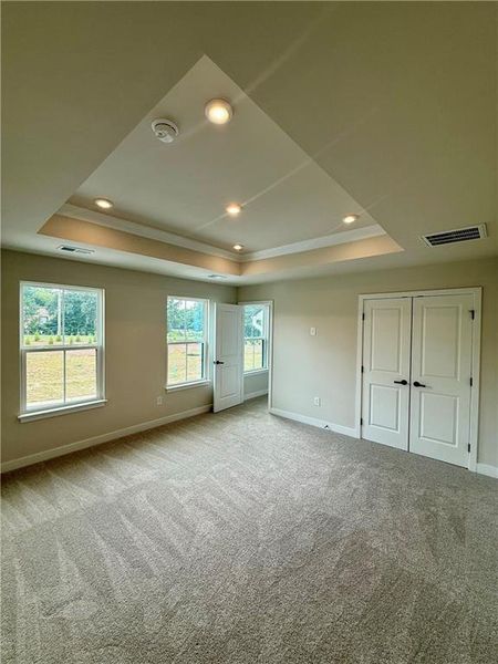 Spacious, unfurnished interior of a new home in , Gainesville (Image 10).
