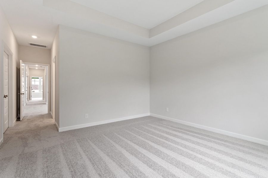 Spacious, unfurnished interior of a new home in , Summerville (Image 17).