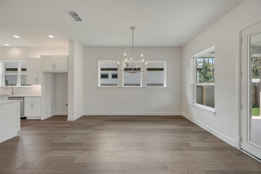 Spacious, unfurnished interior of a new home in ARTAVIA - Parkview Collection, Conroe (Image 38).