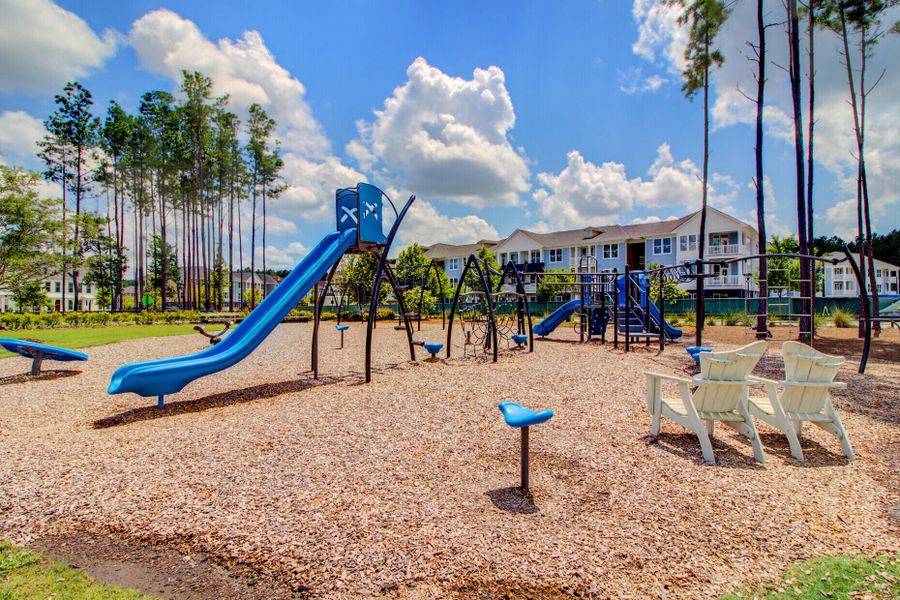 Community amenities in , Summerville (Image 46).