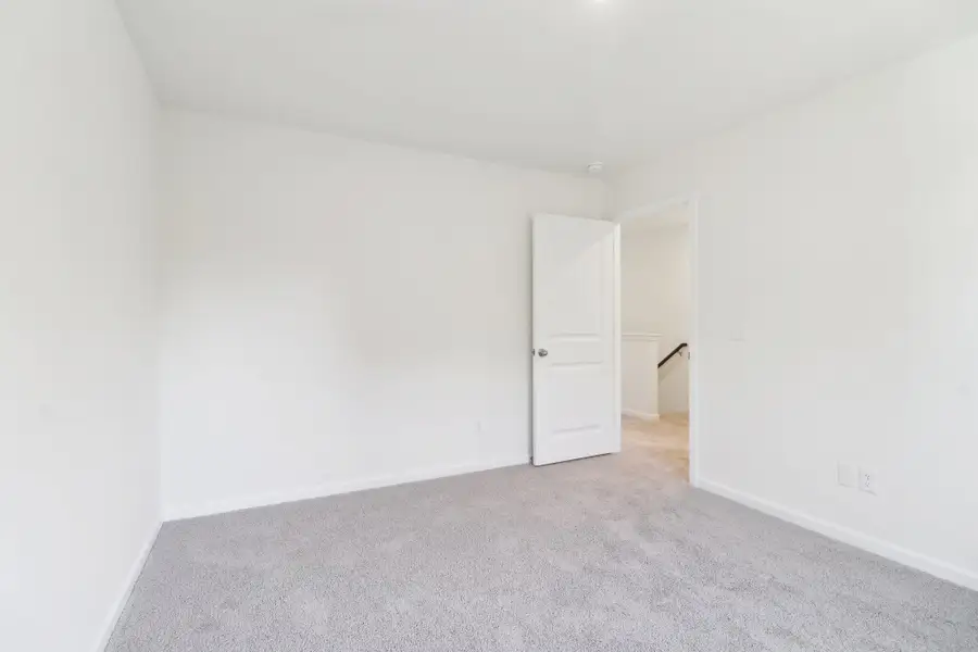 Spacious, unfurnished interior of a new home in Portrait Hills, Aiken (Image 27).