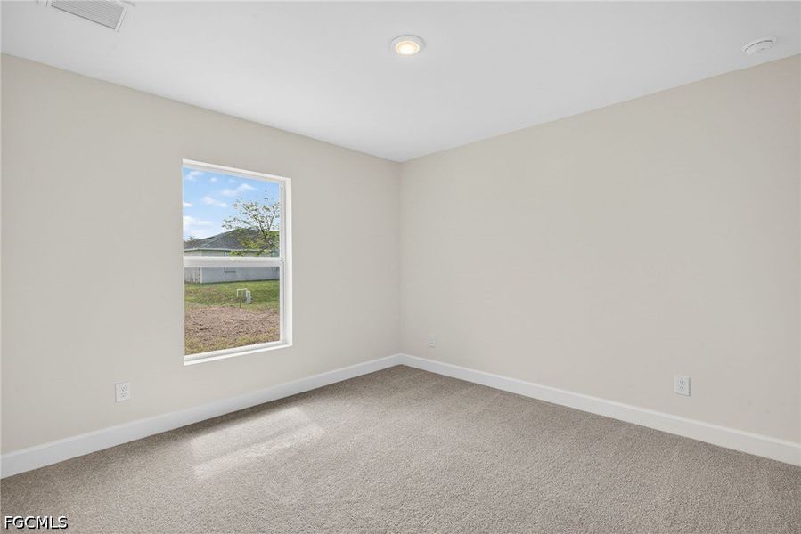 Spacious, unfurnished interior of a new home in Cape Coral, Cape Coral (Image 16).