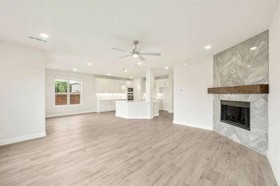 Spacious, unfurnished interior of a new home in Ridgepoint, Midlothian (Image 19).