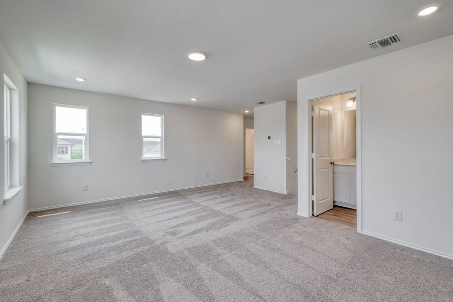 Spacious, unfurnished interior of a new home in River Bluff, Leander (Image 23). Spacious, unfurnished interior of a new home in River Bluff, Leander (Image 23).
