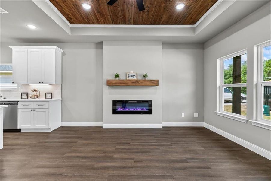 Spacious, unfurnished interior of a new home in , Granbury (Image 21).