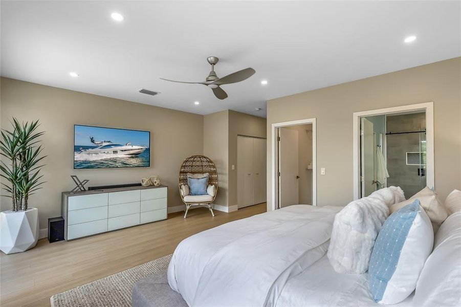 Furnished interior view inside a new home in , Fort Lauderdale (Image 20).