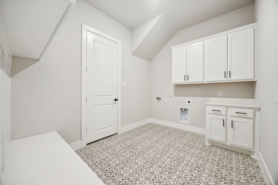 Spacious, unfurnished interior of a new home in Painted Tree Lakeside, McKinney (Image 29).
