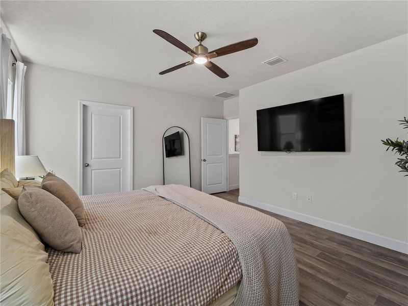 Furnished interior view inside a new home in Star Farms at Lakewood Ranch, Bradenton (Image 33).