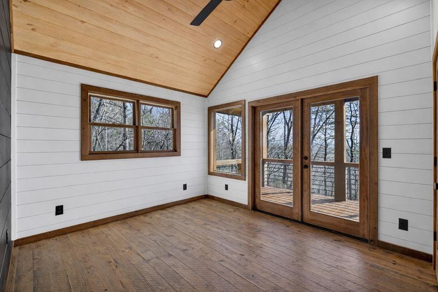 Spacious, unfurnished interior of a new home in , Ellijay (Image 28).