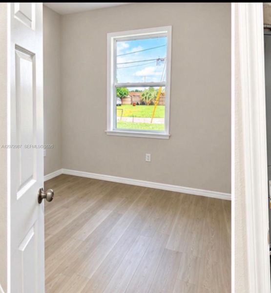 Spacious, unfurnished interior of a new home in , Lehigh Acres (Image 12).