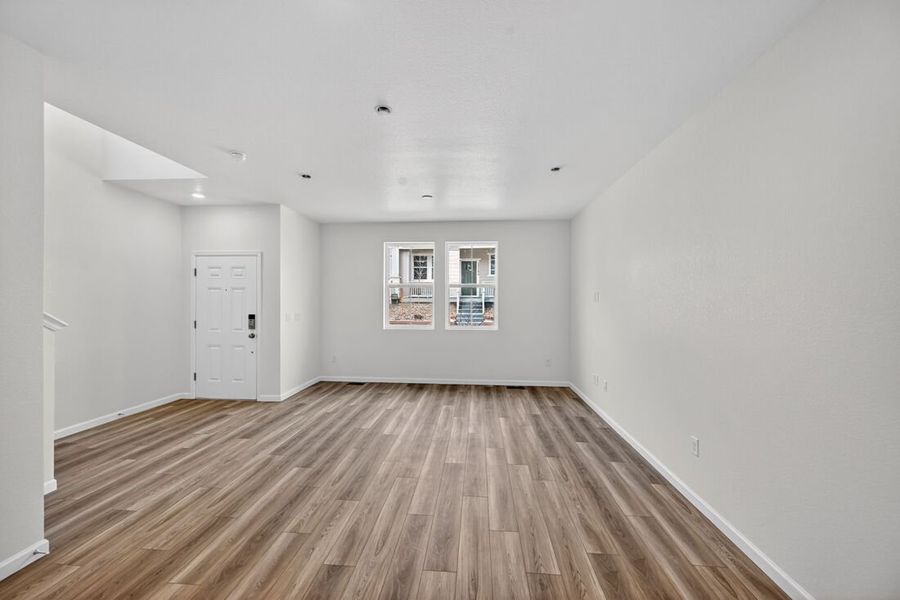 Spacious, unfurnished interior of a new home in Trailstone, Arvada (Image 8).