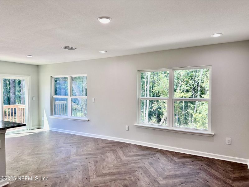 Spacious, unfurnished interior of a new home in , Jacksonville (Image 15).