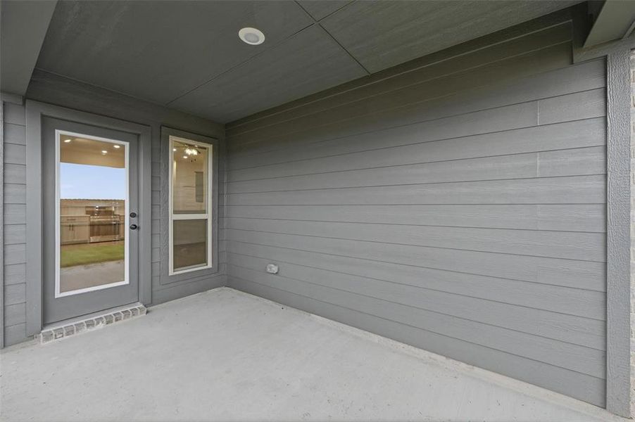 Exterior details and patio area of a home in Trail Creek, Cleburne (Image 3). Exterior details and patio area of a home in Trail Creek, Cleburne (Image 3).