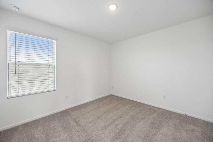 Spacious, unfurnished interior of a new home in Stokesbury, Waller (Image 27).