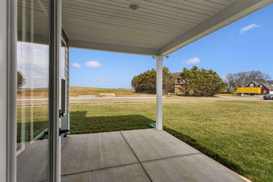 Exterior details and patio area of a home in Glenview Farms, Murfreesboro (Image 29).
