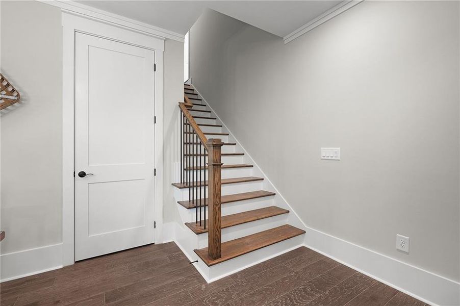 Spacious, unfurnished interior of a new home in , Jasper (Image 38).