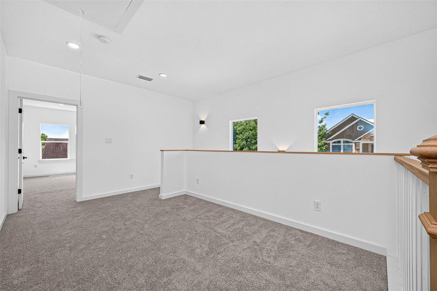 Spacious, unfurnished interior of a new home in , Conroe (Image 13).