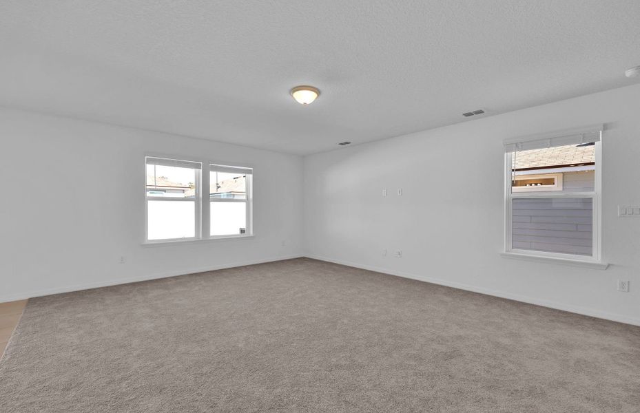 Spacious, unfurnished interior of a new home in Wells Landing, Jacksonville (Image 21).