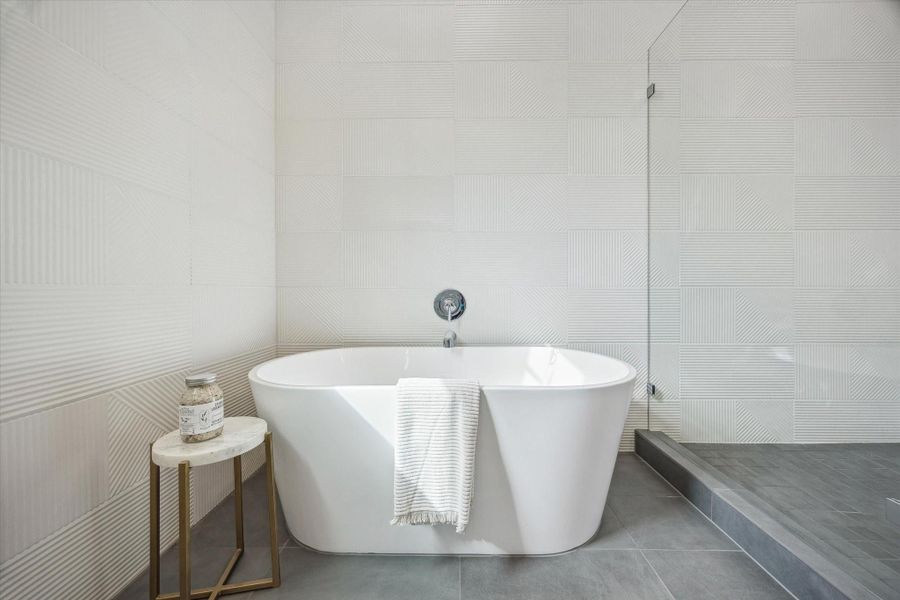 Free standing tub