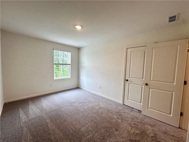 Spacious, unfurnished interior of a new home in Mt. Tabor Ridge, Dallas (Image 14).