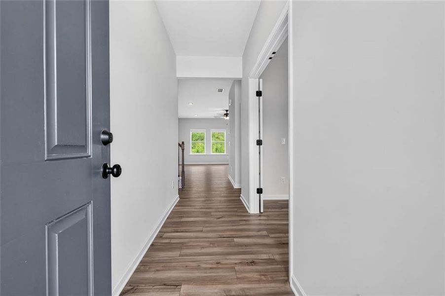 Spacious, unfurnished interior of a new home in Saddle Ridge, Calhoun (Image 32).