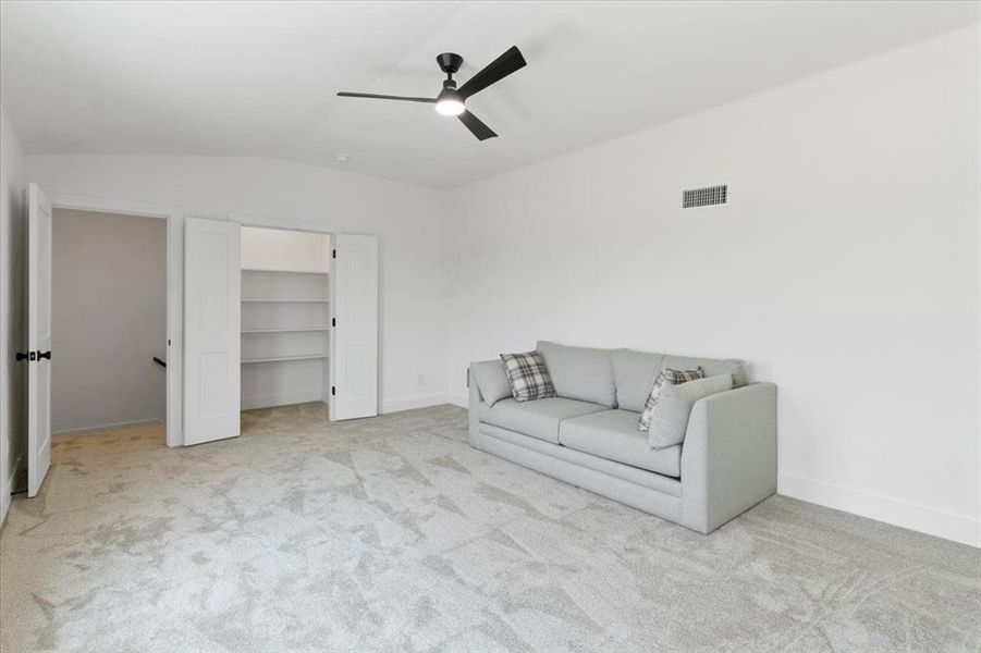 Spacious, unfurnished interior of a new home in , Justin (Image 23).