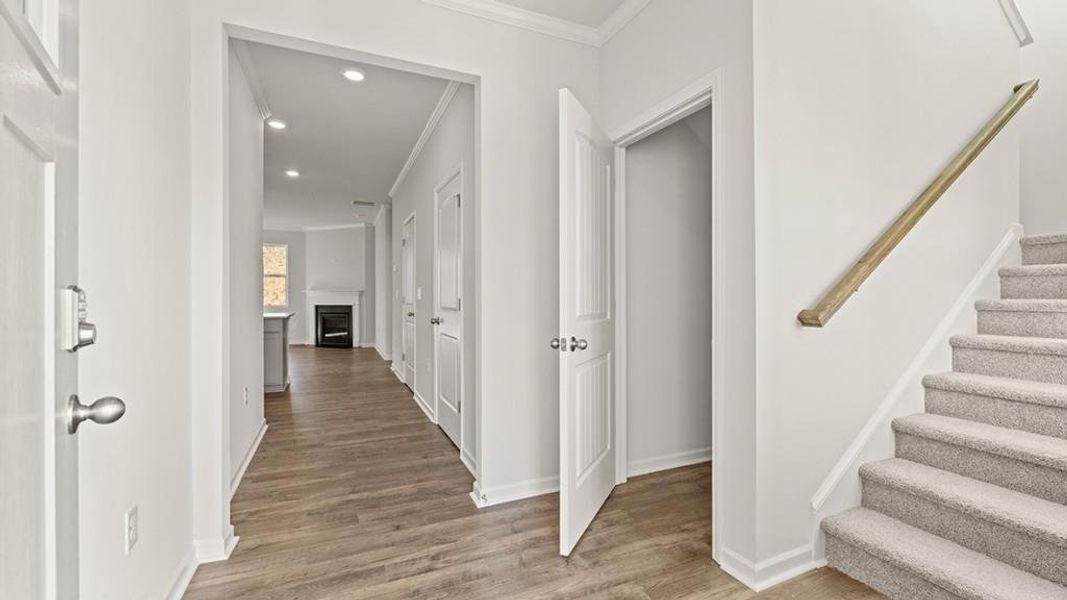 Spacious, unfurnished interior of a new home in Falcon Landing, Gainesville (Image 22).