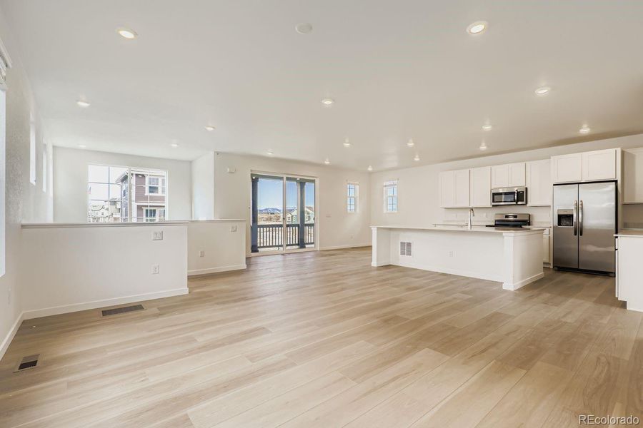 Spacious, unfurnished interior of a new home in Parterre: The Skyline Collection, Thornton (Image 9).