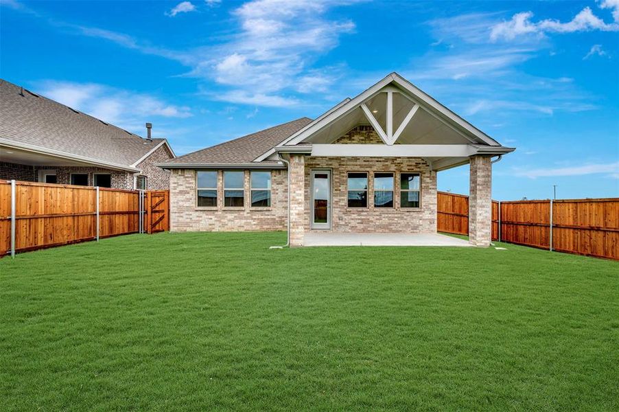 Exterior details and patio area of a home in Heritage Ranch, Sherman (Image 3). Exterior details and patio area of a home in Heritage Ranch, Sherman (Image 3).