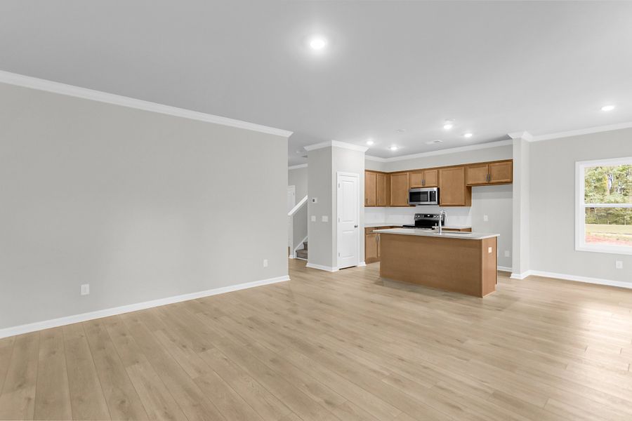 Spacious, unfurnished interior of a new home in Central Creek, Goose Creek (Image 23).