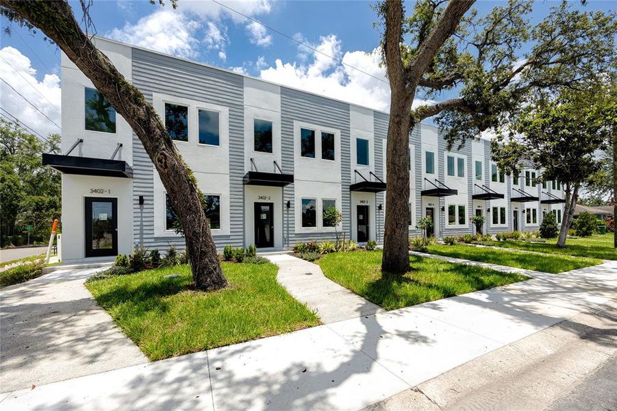 Exterior details and patio area of a home in , Tampa (Image 23).