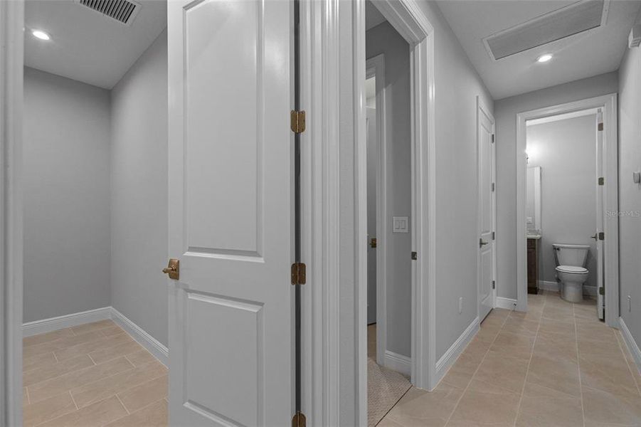 Spacious, unfurnished interior of a new home in Woodland Preserve, Parrish (Image 16).