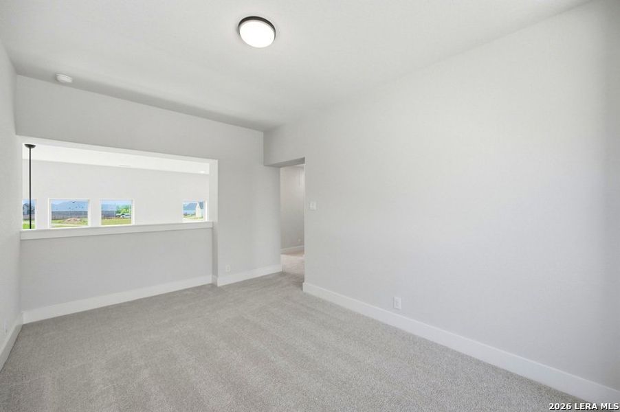 Spacious, unfurnished interior of a new home in Venado Crossing, Cibolo (Image 20).