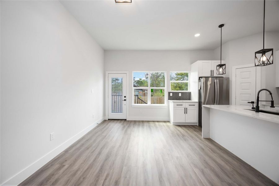 Spacious, unfurnished interior of a new home in , Houston (Image 21).