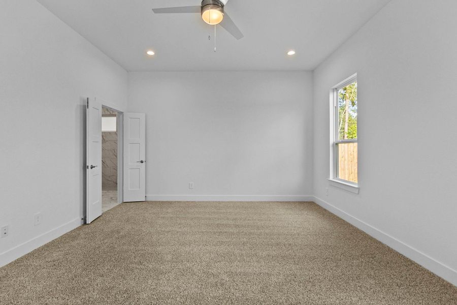 Spacious, unfurnished interior of a new home in Silverthorne, Conroe (Image 16).