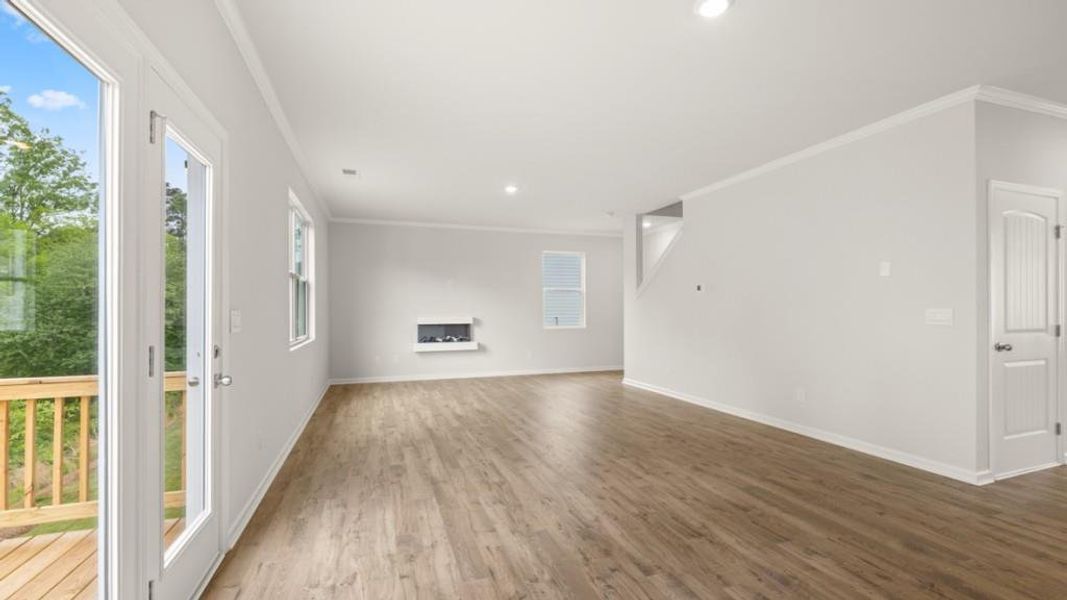 Spacious, unfurnished interior of a new home in Thompson Ridge, Dallas (Image 27).