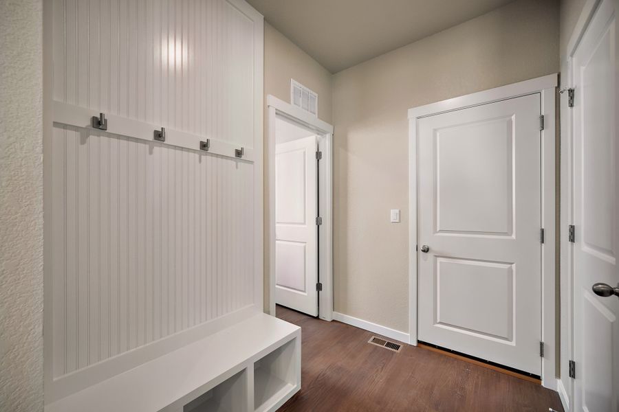 Spacious, unfurnished interior of a new home in Ridge at Lorson Ranch, Colorado Springs (Image 31).