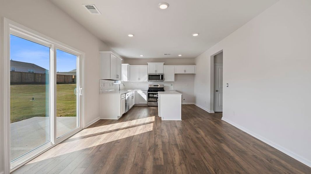 Spacious, unfurnished interior of a new home in Durbin Meadows Traditions, Fountain Inn (Image 22).