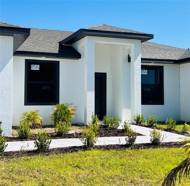 Exterior details and patio area of a home in , Port Charlotte (Image 33).