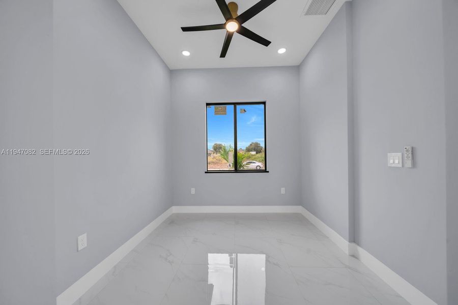 Spacious, unfurnished interior of a new home in , Lehigh Acres (Image 16).