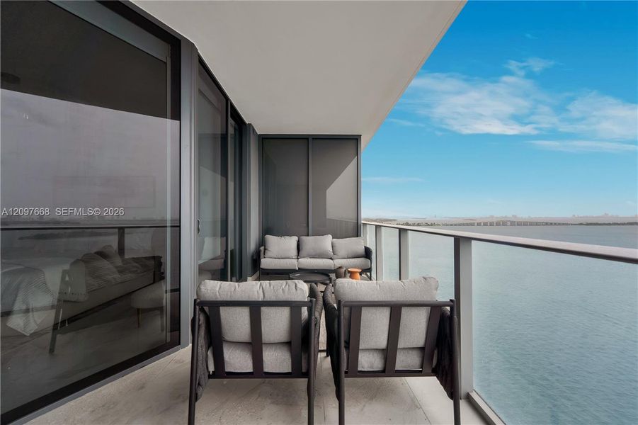 Exterior details and patio area of a home in , Miami (Image 22).