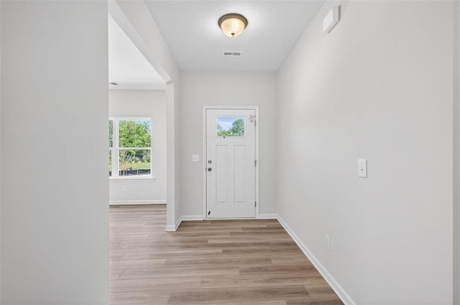Spacious, unfurnished interior of a new home in Summerfield Place, Carrollton (Image 12).