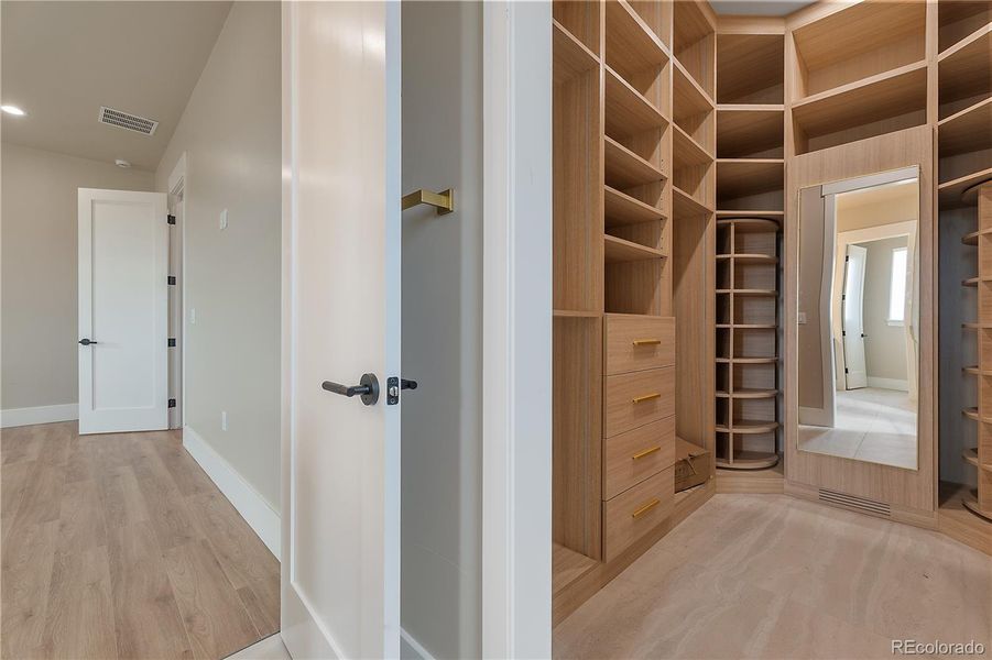 Image 48 of a home in .