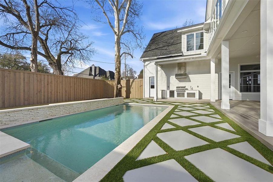 Exterior details and patio area of a home in , Dallas (Image 3).
