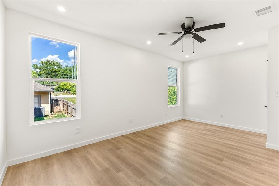 Spacious, unfurnished interior of a new home in , Dallas (Image 26).