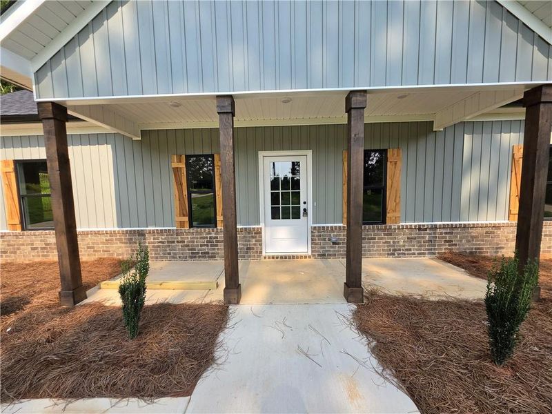Exterior details and patio area of a home in , Dallas (Image 3).