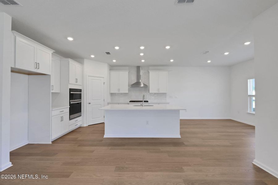 Spacious, unfurnished interior of a new home in TrailMark, St. Augustine (Image 12).