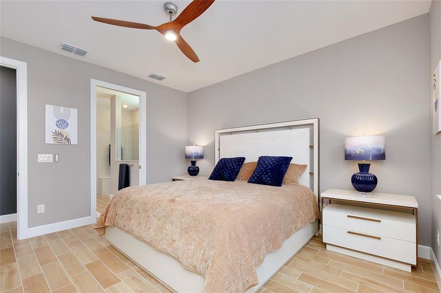 Furnished interior view inside a new home in , Englewood (Image 46).